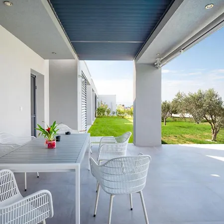 Sunset Villa *